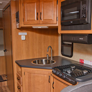 CA Large Motorhome – 7 Berth kitchen