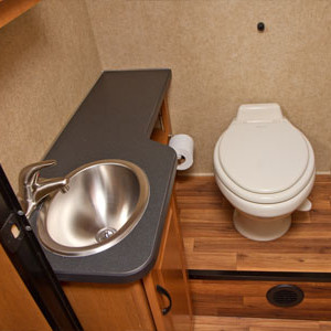 CA Large Motorhome – 7 Berth – toilet