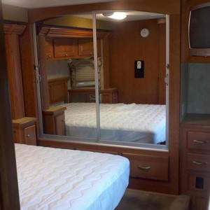 CMH Damon Tuscany #1 3-Slides – 5 to 6 Berth – bed