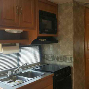 CMH Freelander – 7 to 8 Berth – kitchen