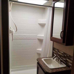 CMH Thor – 5 to 6 Berth – shower