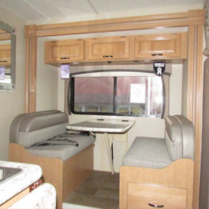 EMH Mercedes Thor Chateau 2 Slide-outs – 4 Berth – dinette