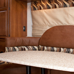 El Monte Cabover Style C22 RV – 5 Berth -dinette