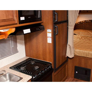 El Monte Cabover Style C22 RV – 5 Berth – galley