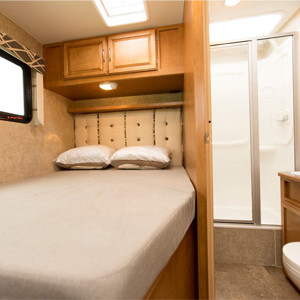 StarRV Taurus Motorhome – 5 Berth – bedroom