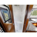 Maxi Travel Camper – 3 Berth-toilet