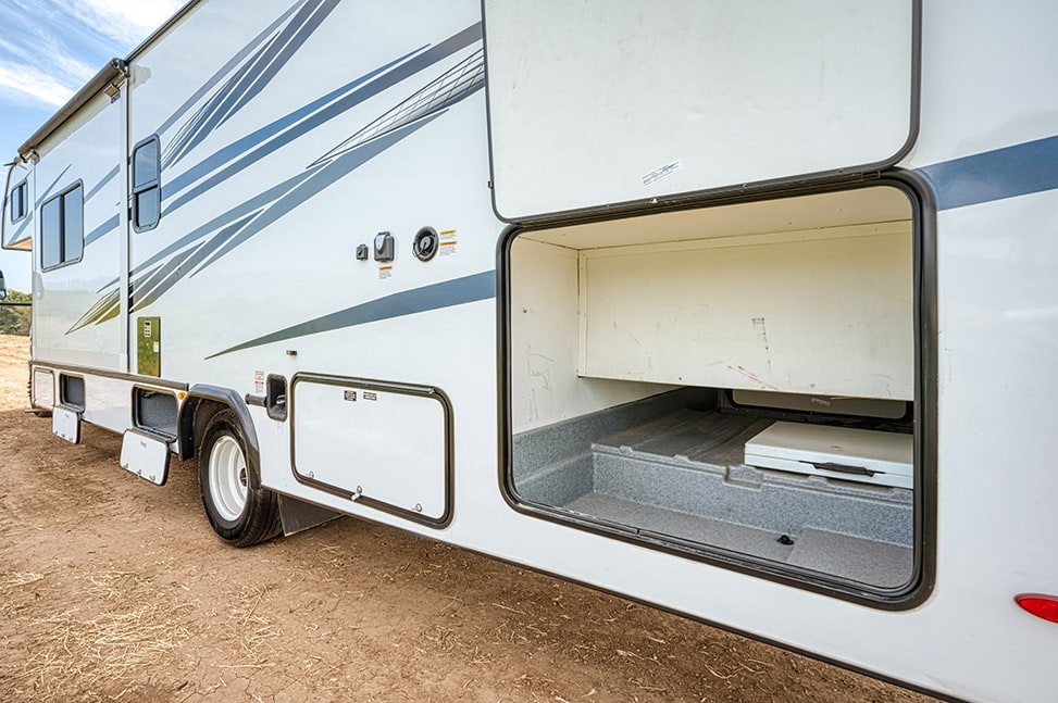 El Monte RV C Family Sleeper-Exterior_large_cargo