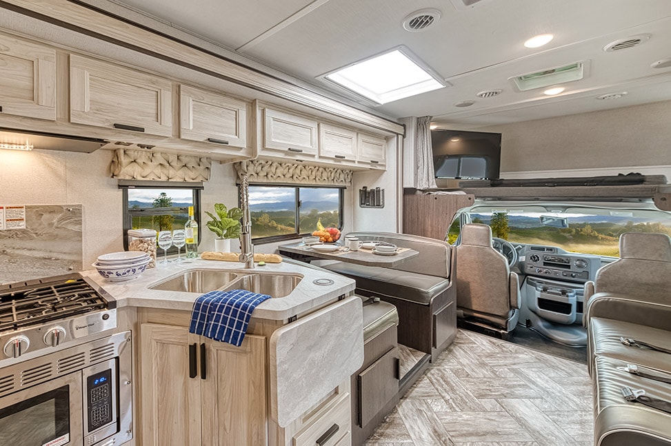 El Monte RV C Family Sleeper-Interior_kitchen_dining