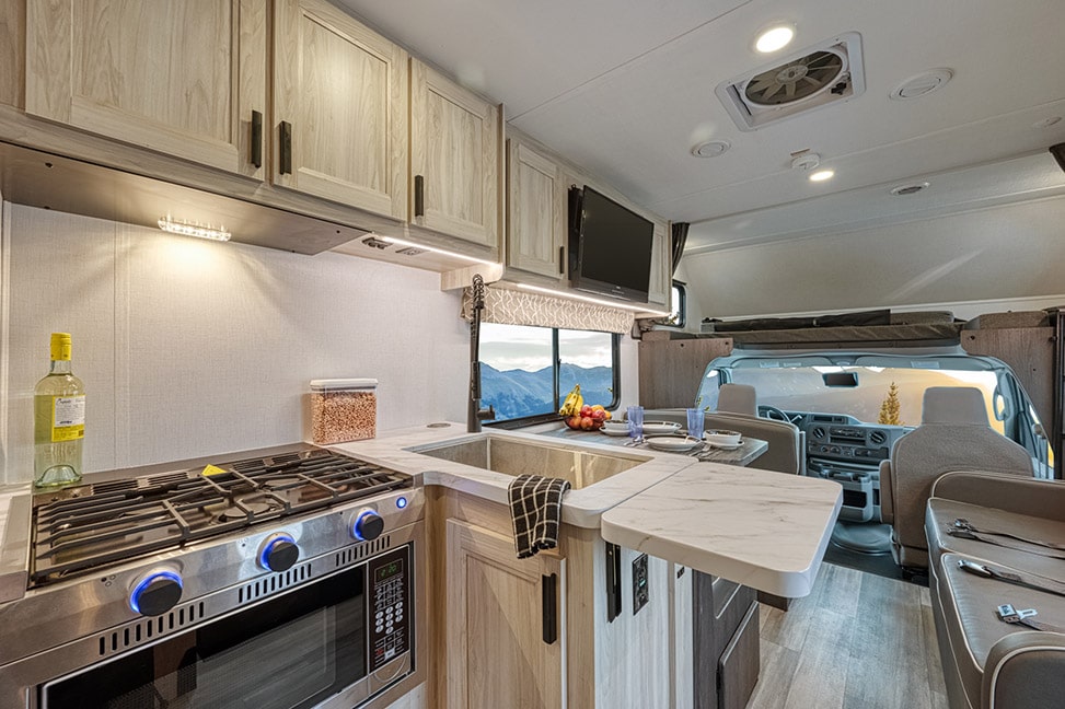 El Monte RV Class C Large-Interior_kitchen_stove