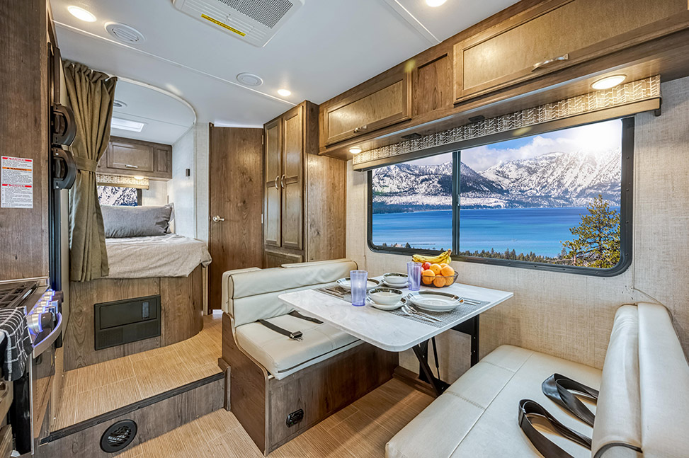 El Monte RV Class C Small-Interior_dining