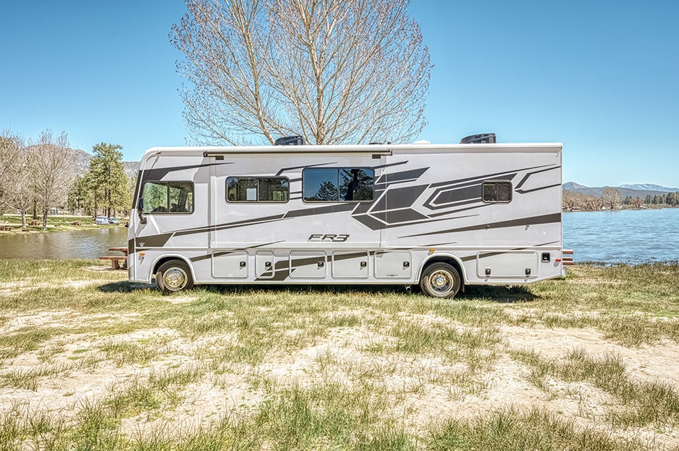 Road Bear RV Class A 30-32' With Slide-Out-Exterior_horizontal_full_view
