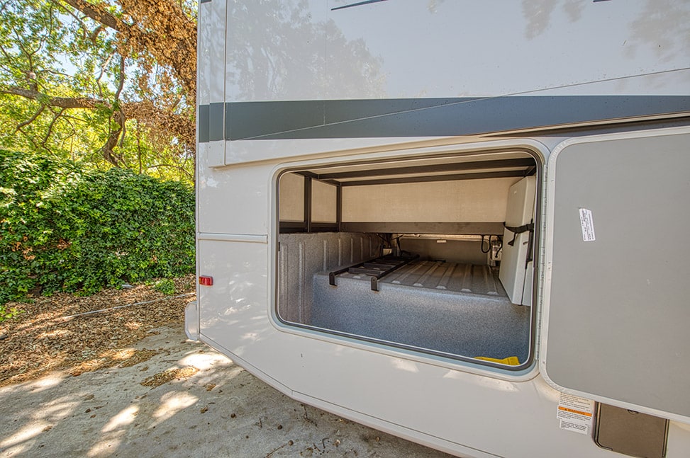 Road Bear RV Class A 30-32' With Slide-Out-Exterior_large_cargo