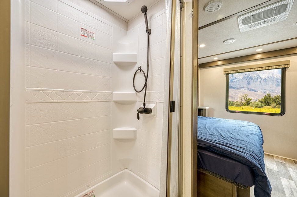 Road Bear RV Class A 30-32' With Slide-Out-Interior_bathroom_shower