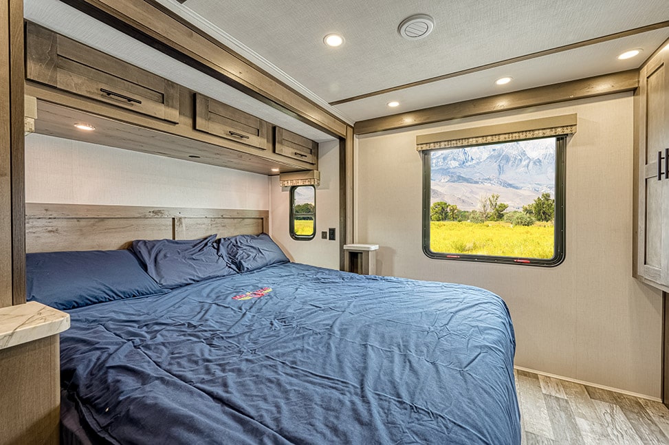 Road Bear RV Class A 30-32' With Slide-Out-Interior_bedroom_bed_window_view