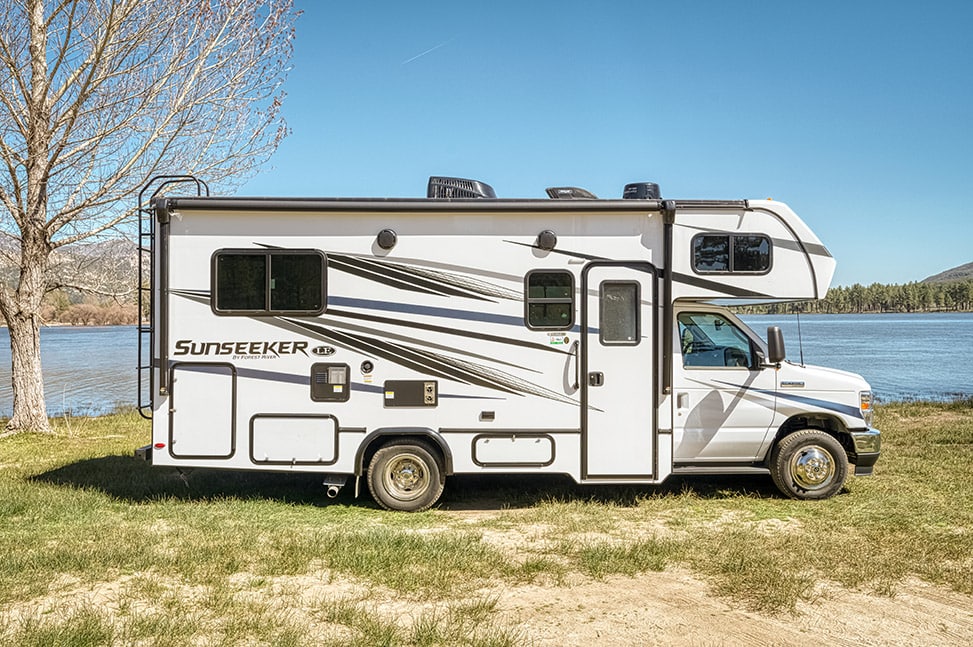 Road Bear RV Class C 23-25-Class C 23-25-slide_closed_awning