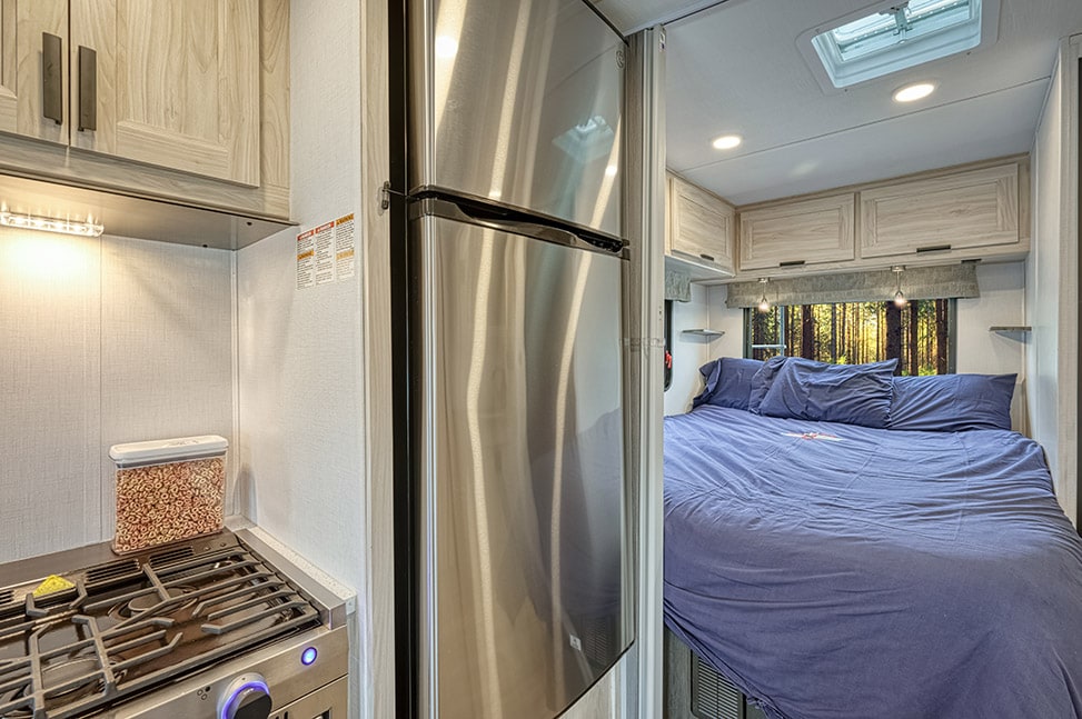 Road Bear RV Class C 23-25-Interior M-12