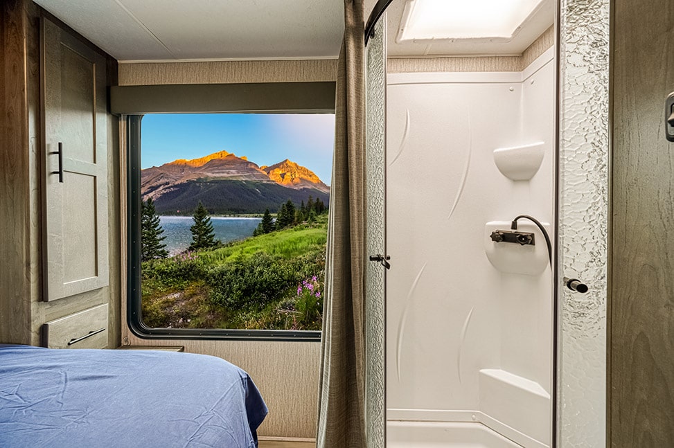 Road Bear RV Class C 26-28-Interior_bathroom_shower_view