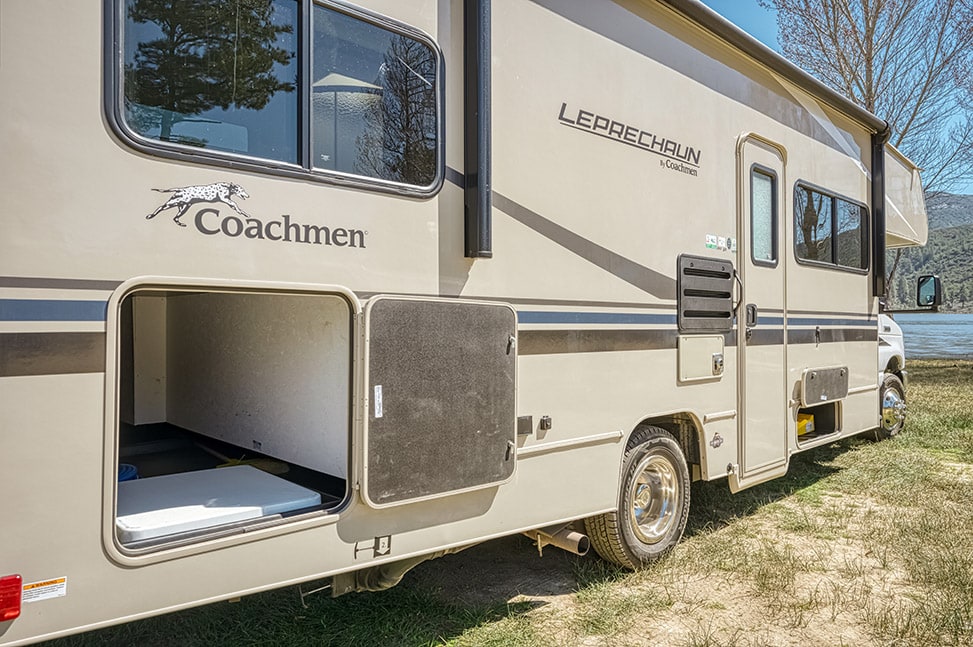 Road Bear RV Class C 26-28-Interior_storage_cargo