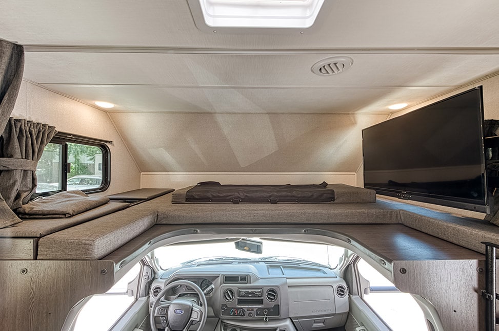 Road Bear RV Class C 29-31' With Slide-Out-Interior_driver