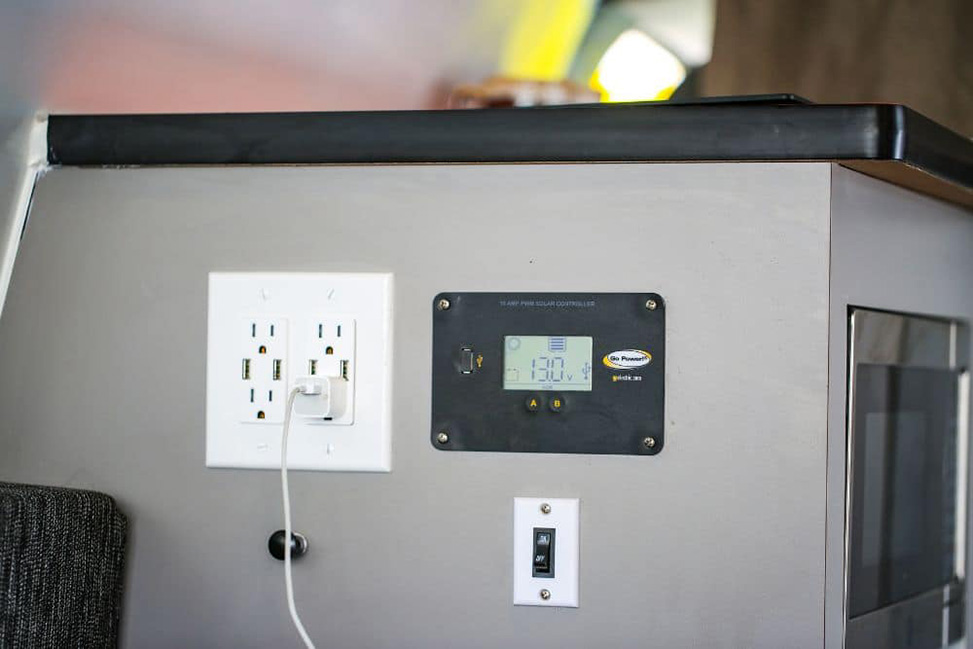 Travellers Autobarn Hi5 Campervan-5-Berth-Power-Outlet
